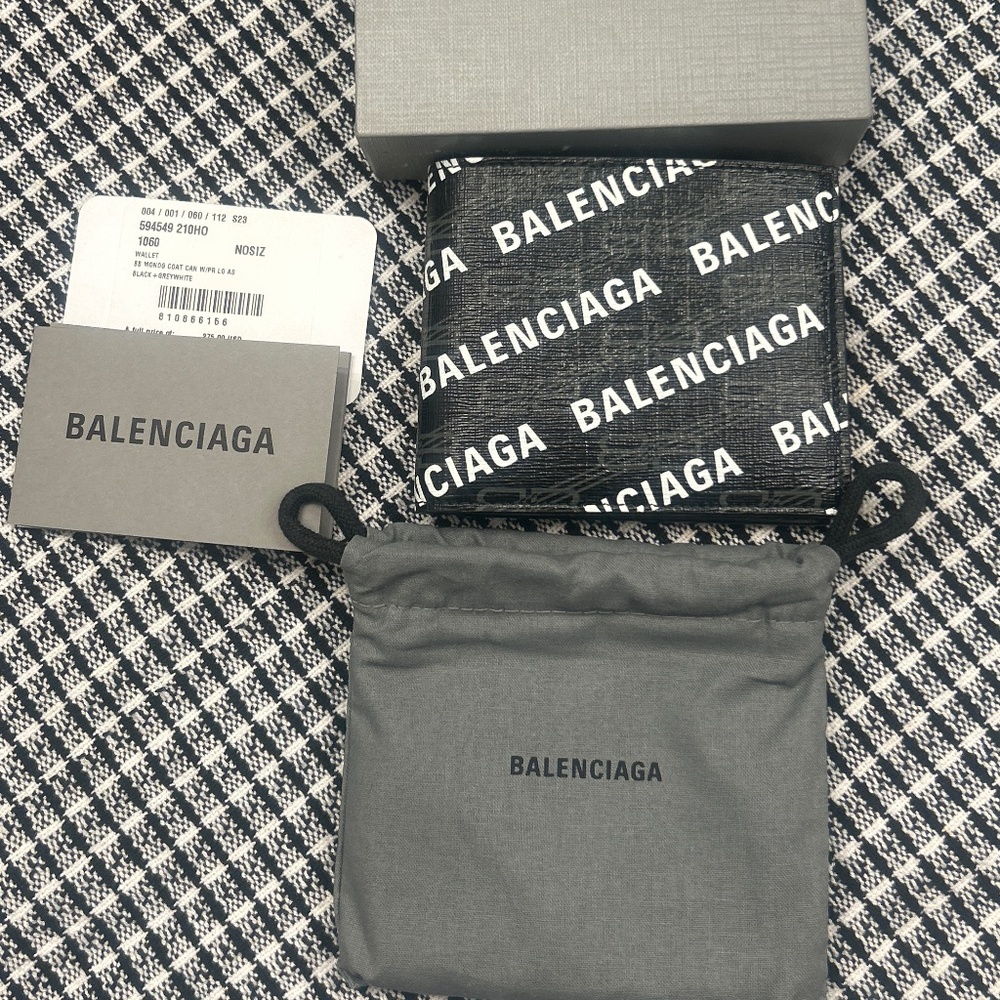 Men’s balenciaga wallet